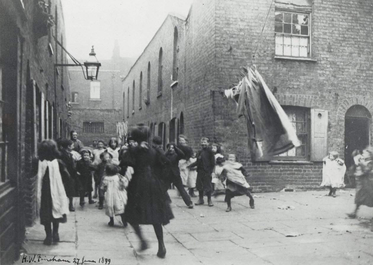 Aylesbury Yeri, Clerkenwell by English Photographer