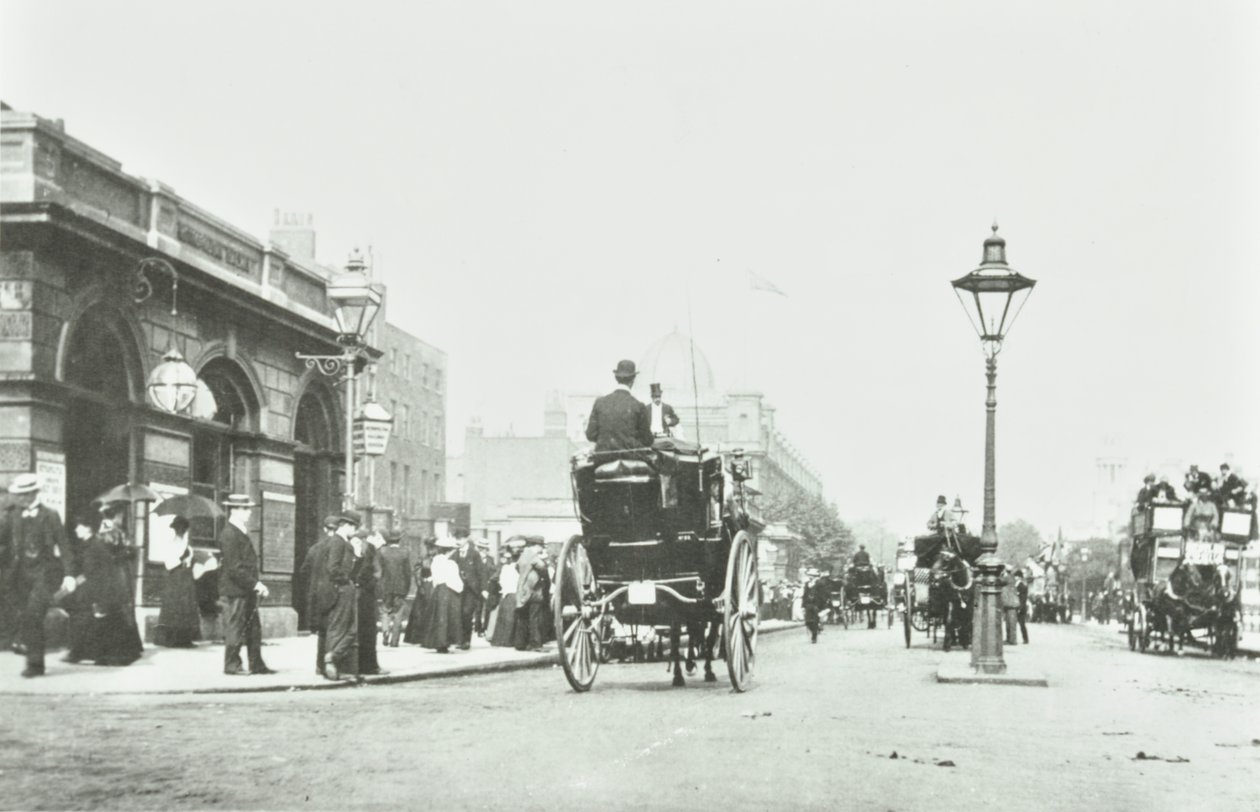 Baker Street İstasyonu, Marylebone Road, Westminster LB: Baker Street tarafından doğuya bakıyor, 1895 by English Photographer