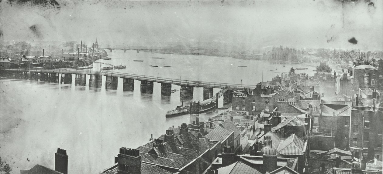 Battersea Köprüsü: Chelsea Kilise Kulesi