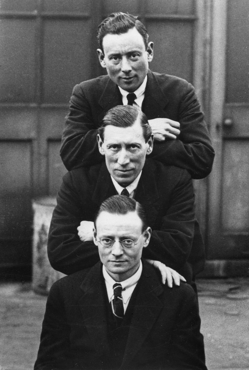 Bernard, Horace ve Tom E. Grant (yukarıdan aşağıya) by English Photographer