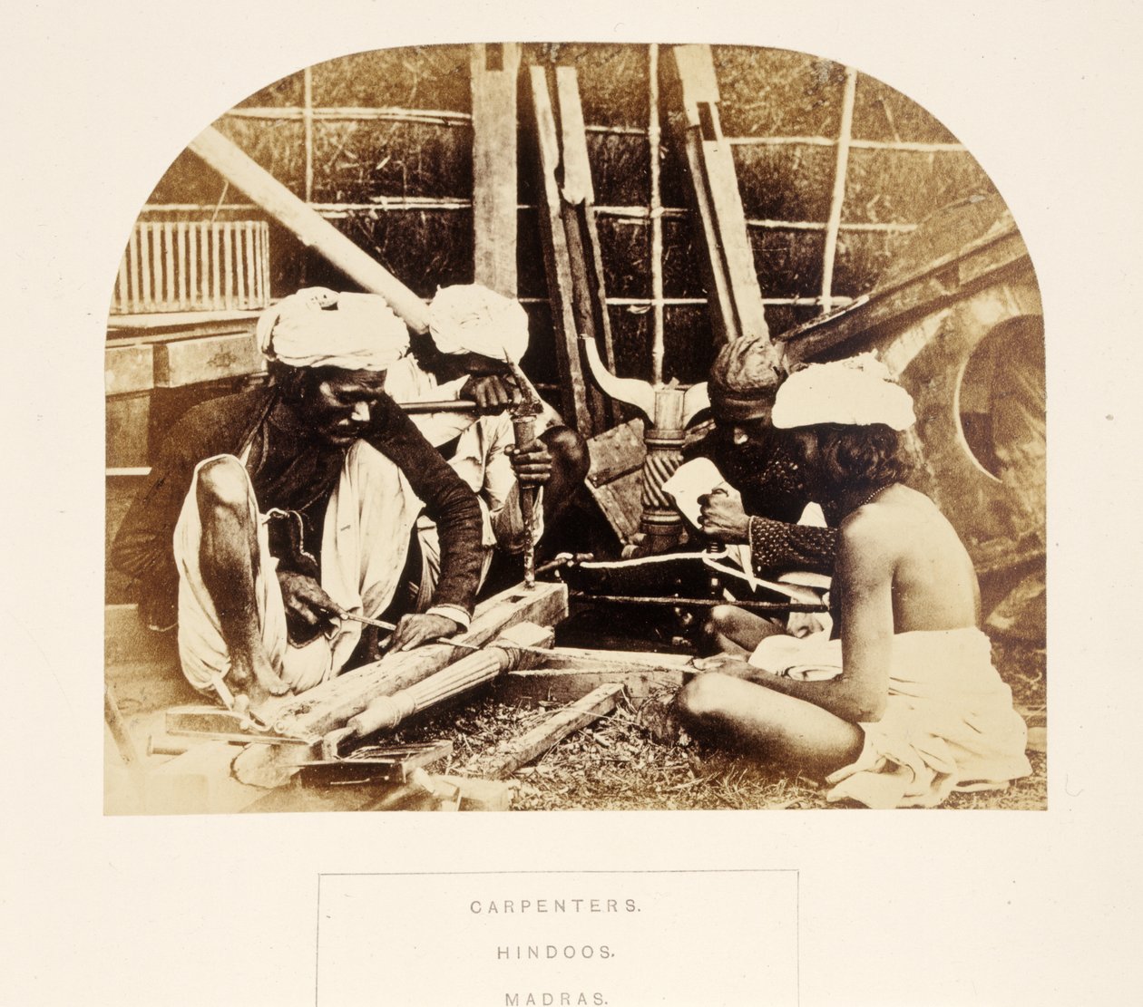 Marangozlar, Hintliler, Madras, from The People of India, J. Forbes Watson tarafından, 1868