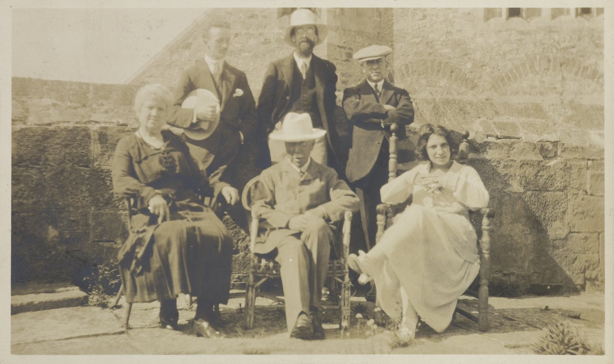Edward Hudson ve Arkadaşları, Lindisfarne, 1918 dolayları (jelatin baskı) by English Photographer
