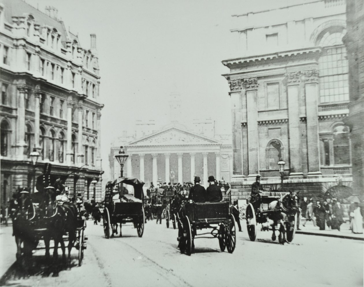 Royal Exchange ile Queen Victoria Caddesi
