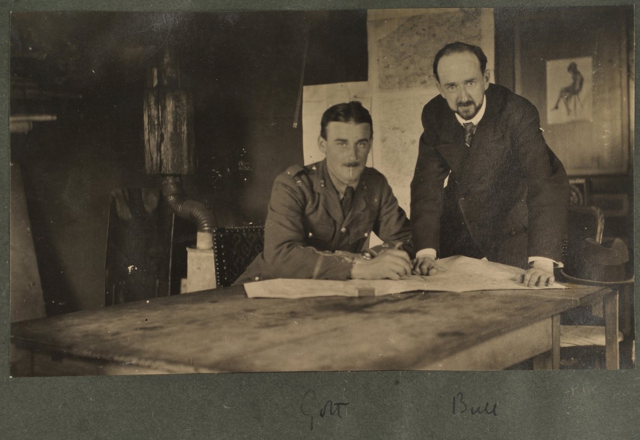 Golt ve Lucien Bull s, c.1916 by English Photographer