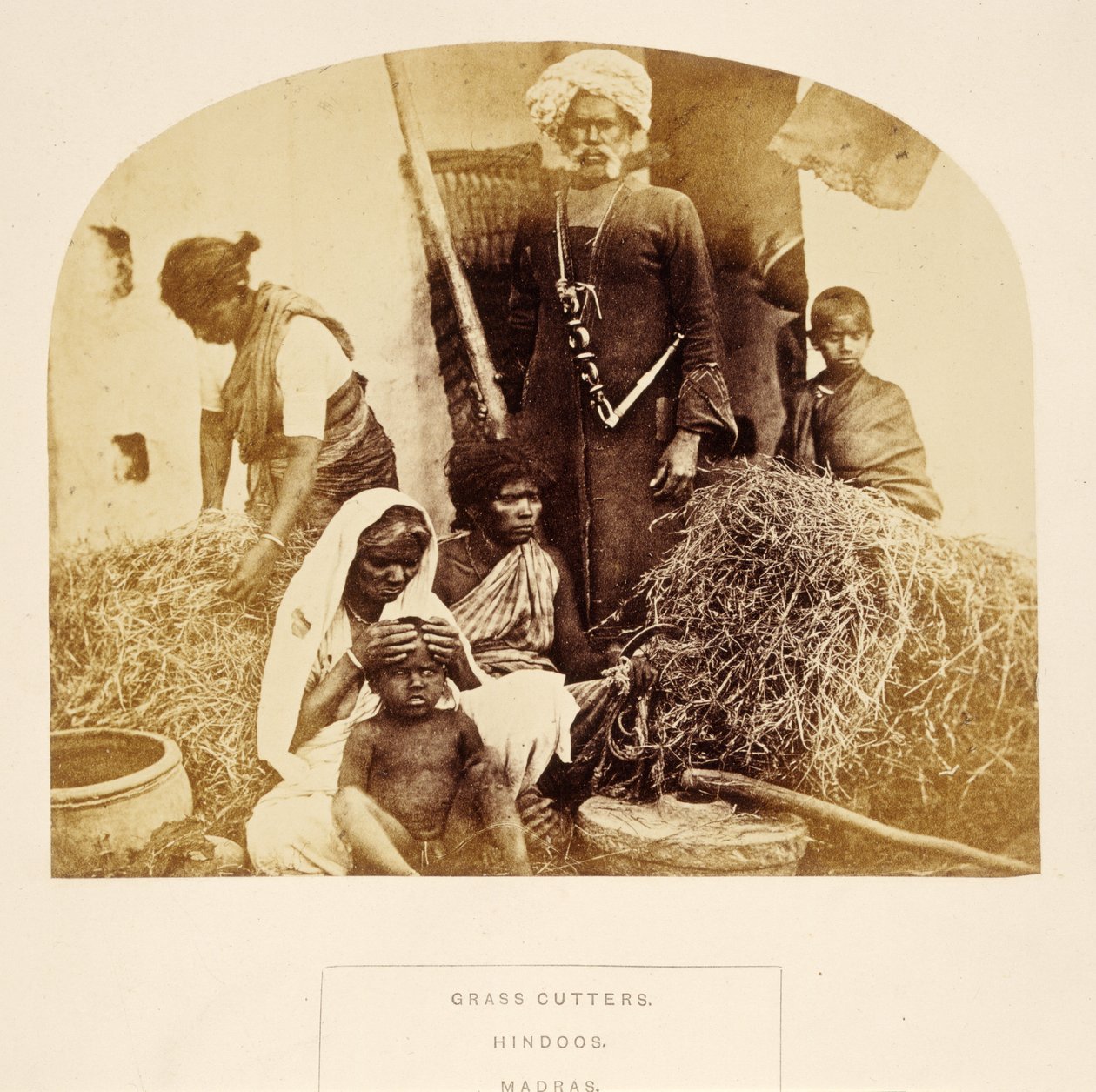 Grass Cutters, Hinduos, Madras, from The People of India, J. Forbes Watson tarafından, 1868