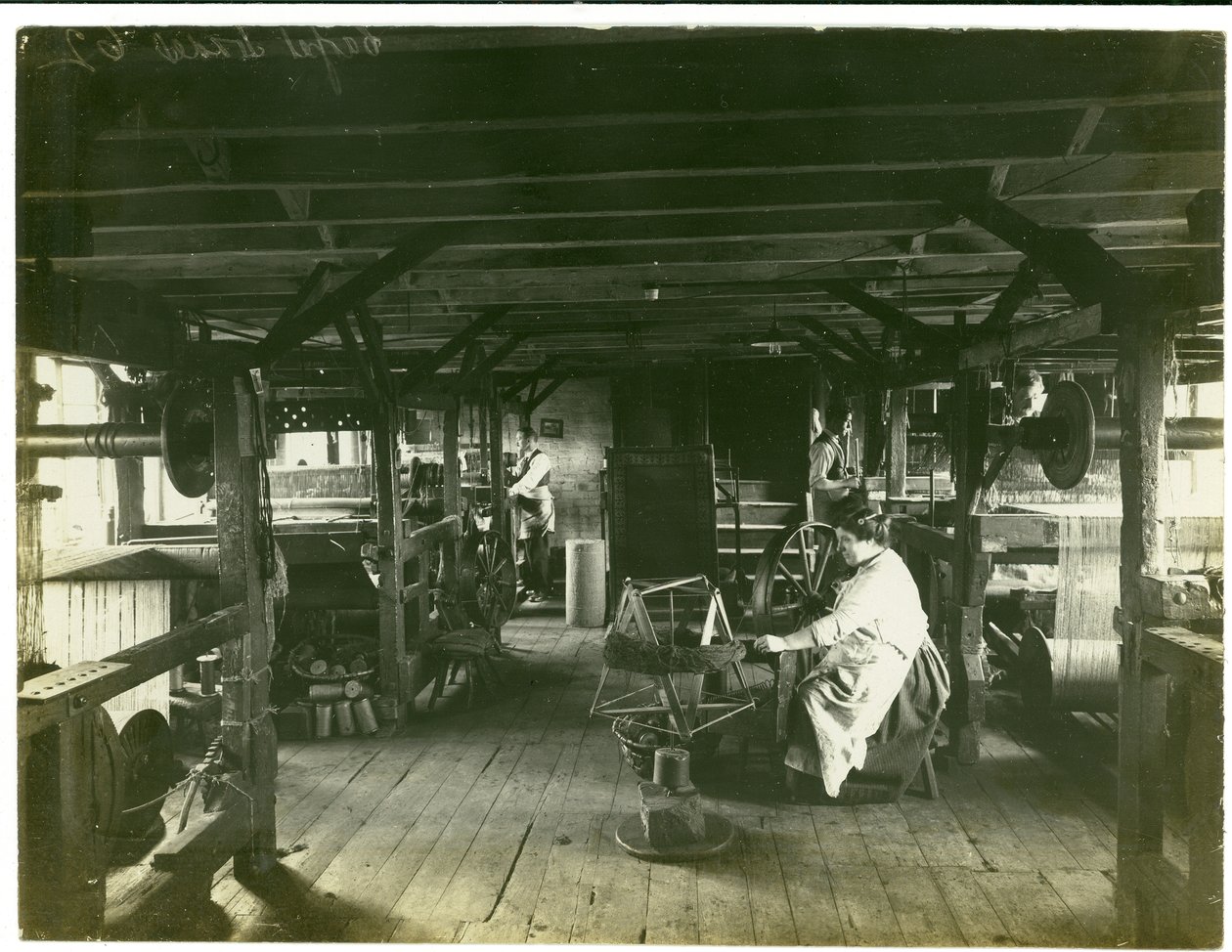 Handloom dokuma, Hughes fabrikası No. 2, 1923 by English Photographer