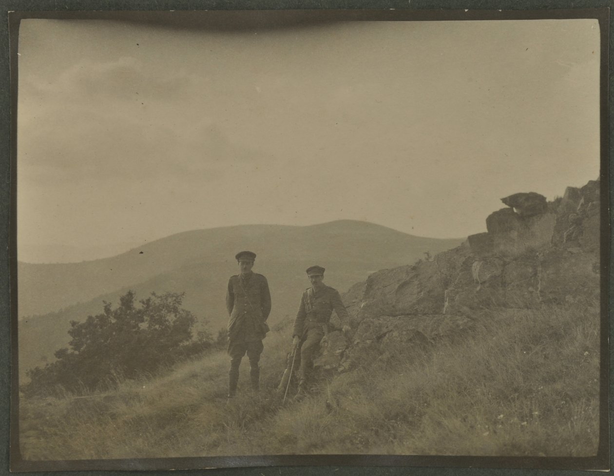 Harold Roper Robinson ve William Lawrence Bragg, Vosges, Sonbahar 1915 by English Photographer