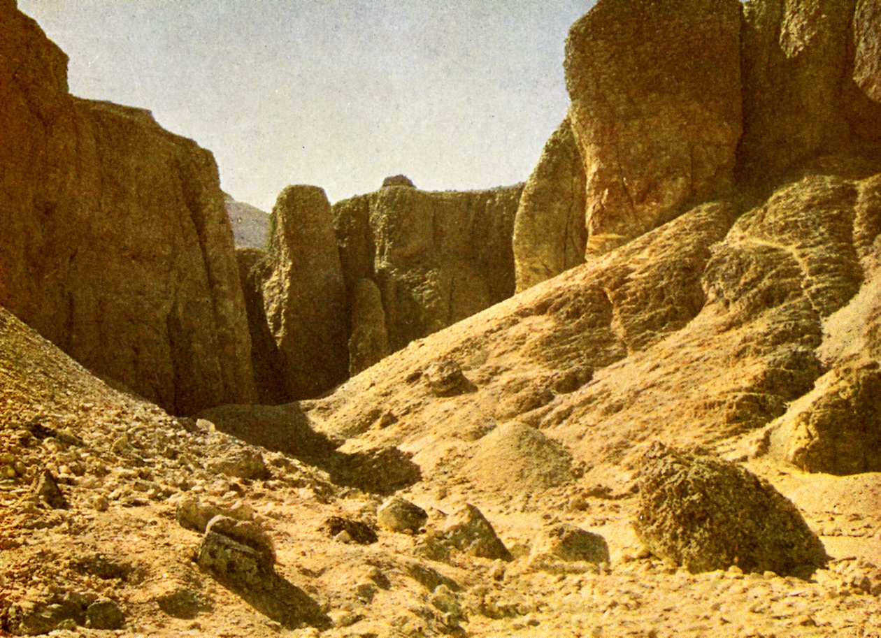 Kraliyet mezarları vadisinde, Mısır. by English Photographer