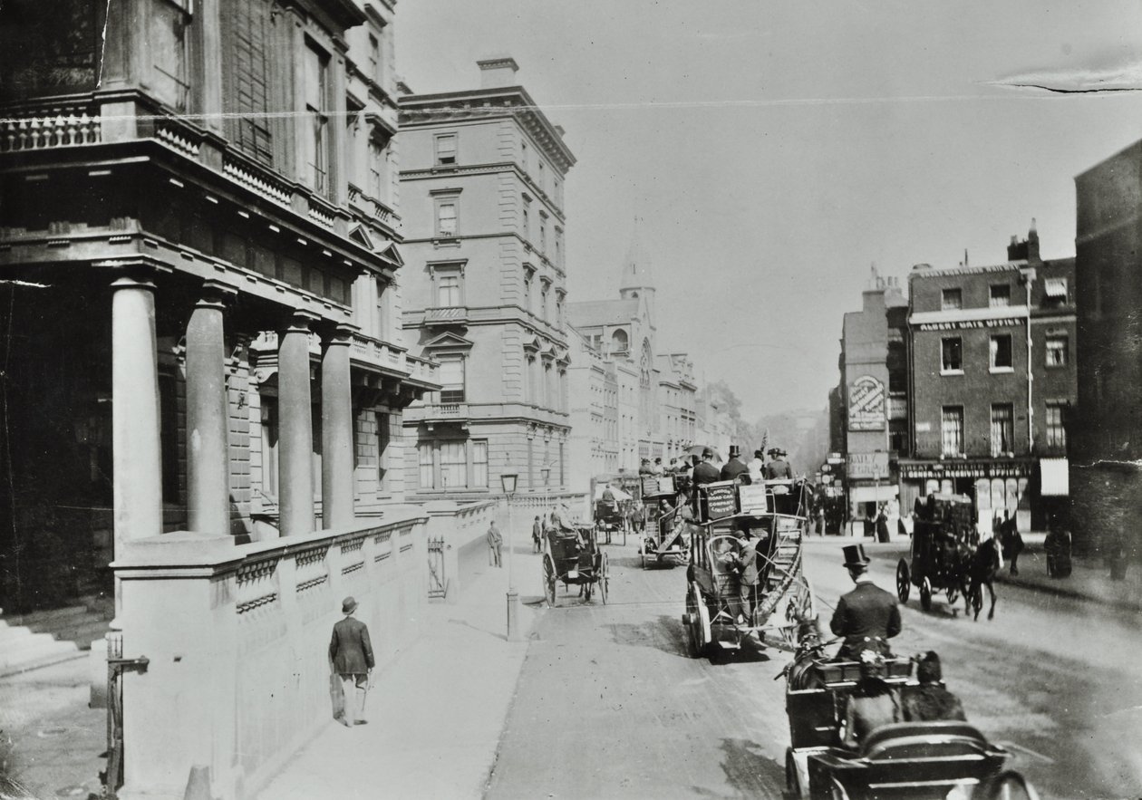 Knightsbridge, Westminster LB: Albert Gate tarafından doğuya bakıyor, 1890 by English Photographer