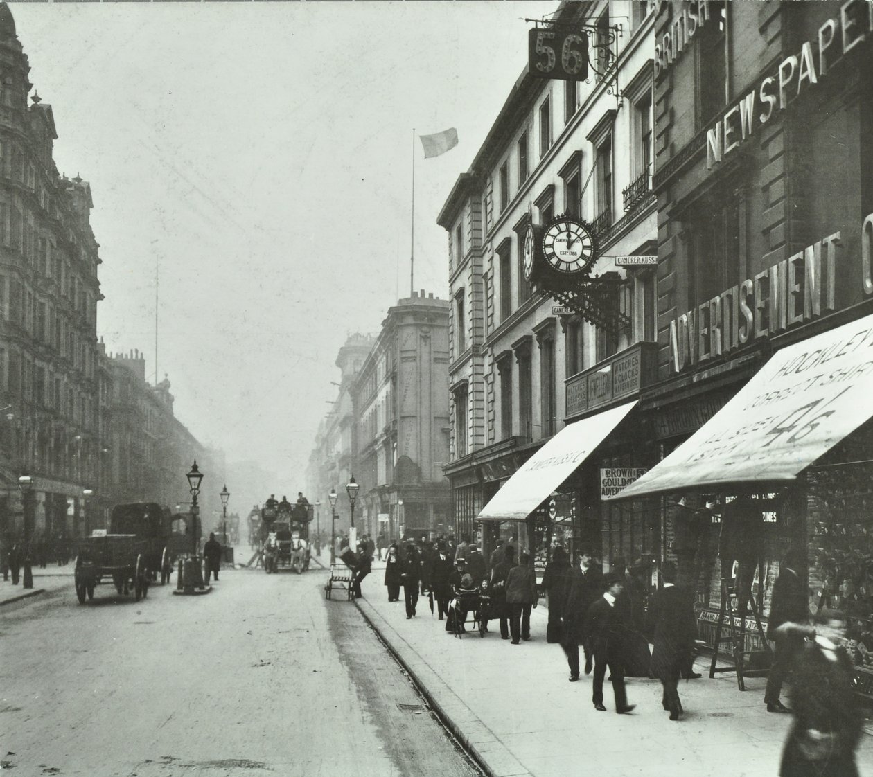 New Oxford Street: Bloomsbury Way tarafından batıya bakıyor, 1890 by English Photographer