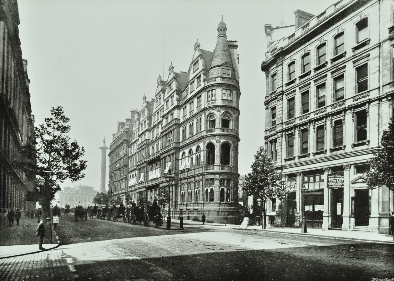 Northumberland Caddesi, 1895 by English Photographer