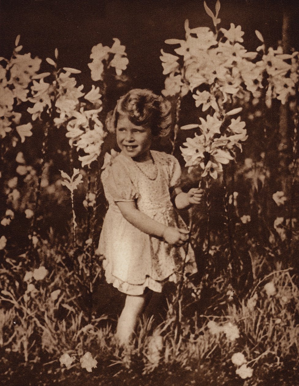 Prenses Elizabeth bahçede by English Photographer