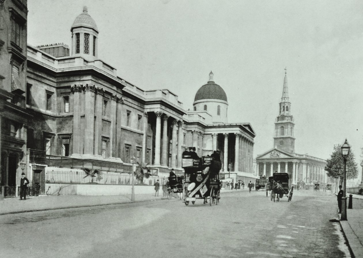 Saint Martin in the Fields ve Ulusal Galeri, Trafalgar Meydanı, Westminster LB: kuzey tarafı doğuya bakıyor, 1896 by English Photographer