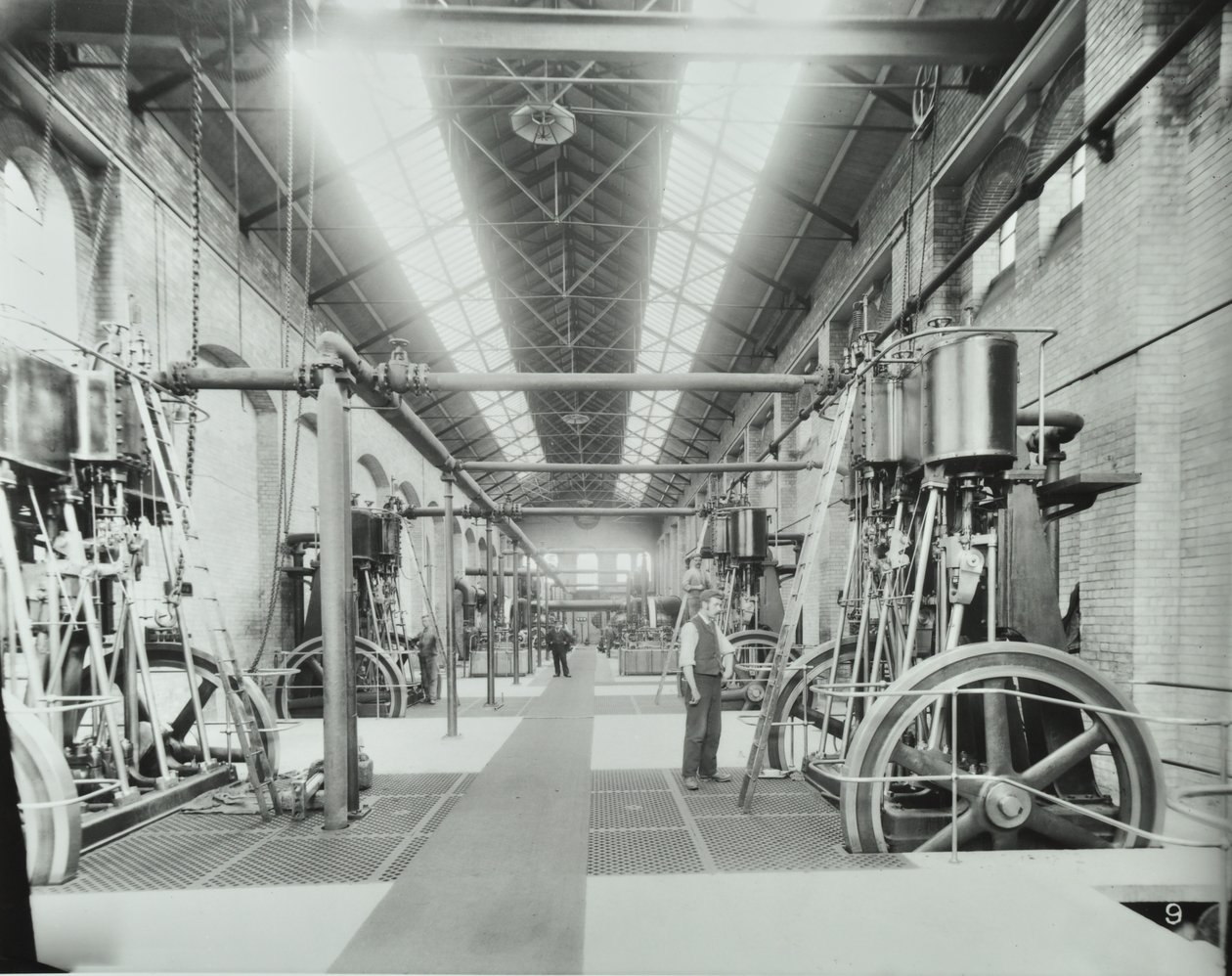 Güney Deşarjı Kanalizasyonu, Crossness: makine dairesinin içi, 1894 by English Photographer
