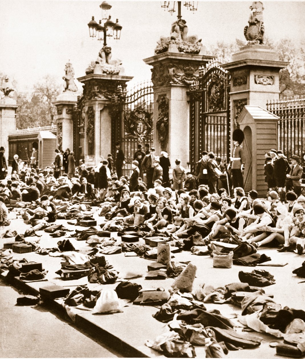 Çocukların Jübile Tatili, 1935 by English Photographer