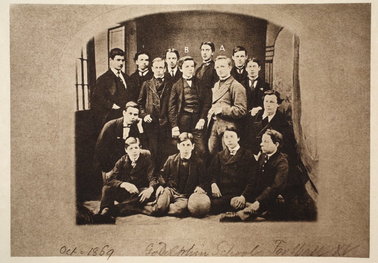 Godolphin School Football SXV, (a) Harry Wearne ve (b) Sir Leander Starr-Jameson, 1869 (sepya fotoğrafı) by English Photographer