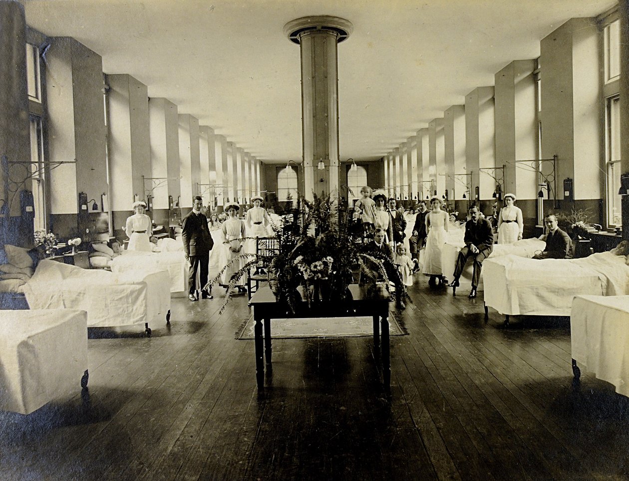 Victoria Ward, St. Thomas Hastanesinde, Londra, c.1900 by English Photographer