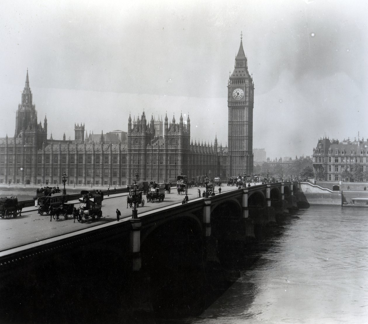 Westminster Köprüsü ve Parlamento Binası