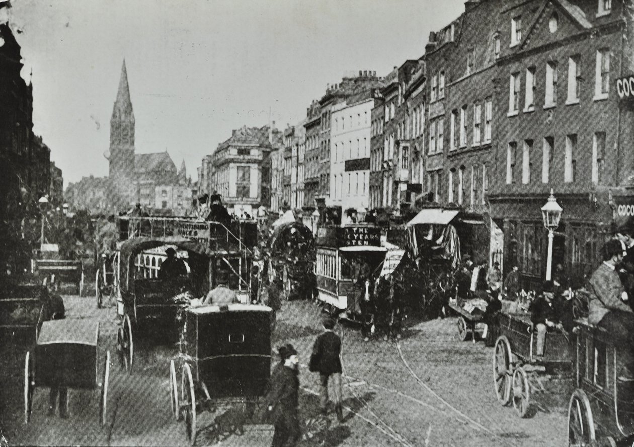 Whitechapel High Street, doğuya bakıyor, 1890 by English Photographer