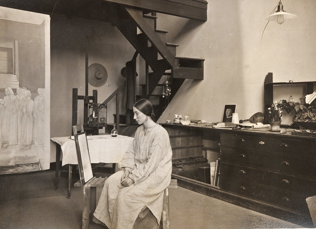Winifred Şövalyeleri stüdyosunda by English Photographer