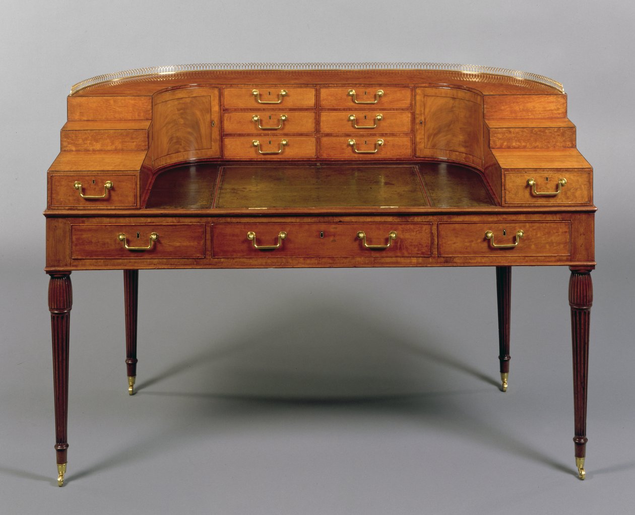 Bir George III Carlton Evi Masası, c.1800 (ahşap) by English School