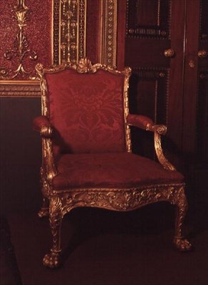 Robert Adam tarafından tasarlanan, Thomas Chippendale tarafından yürütülen koltuk, 1764 (giltwood) by English School