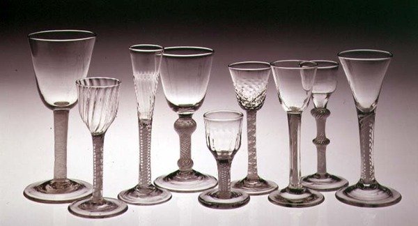 Opak büküm gövdeli bardak koleksiyonu, 1760-75 (cam) by English School