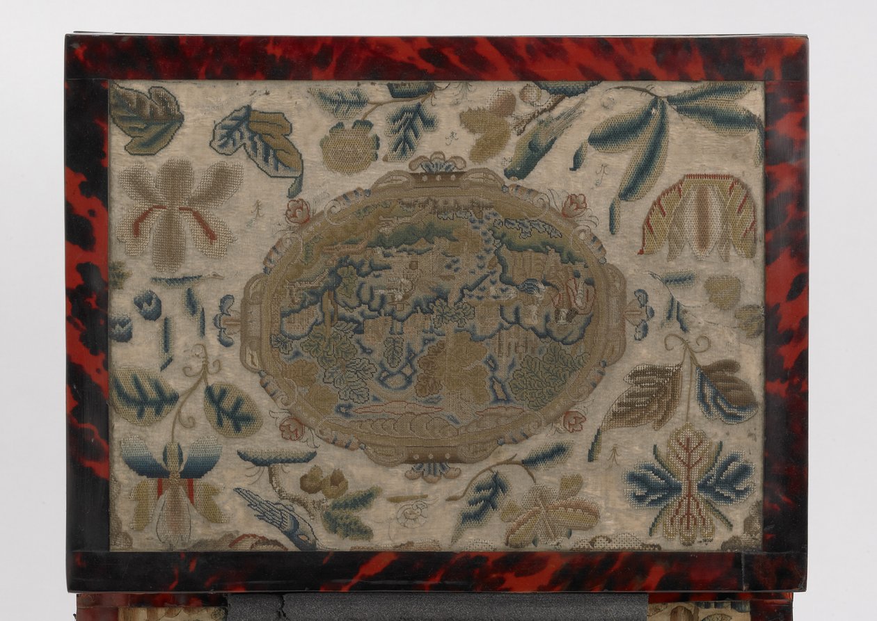 İşlemeli tabut, c.1660 (ipek, kanvas, ahşap, bağa ve gümüş bağlar) by English School