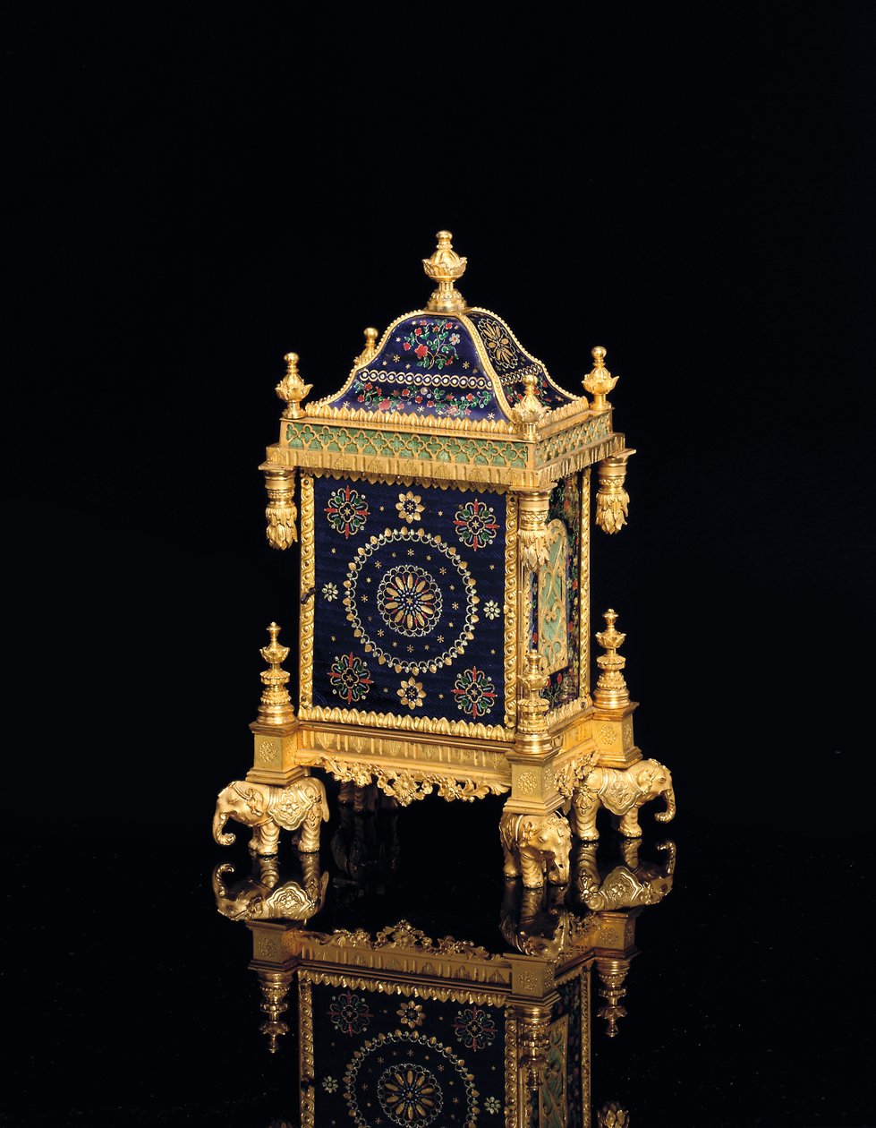 George III müzikal ve çeyrek çan küçük masa saati, Howlett & Horne, Londra, c.1780 by English School