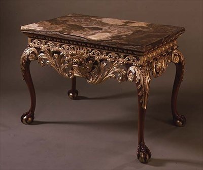 Top ve pençe ayaklı mermer tepeli masa, c.1720 (parsel yaldızlı ve mermer) by English School
