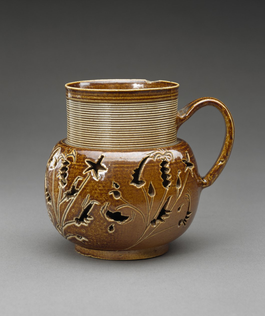 Kupa, ç. 1690-1705 (tuz sırlı taş eşya) by English School