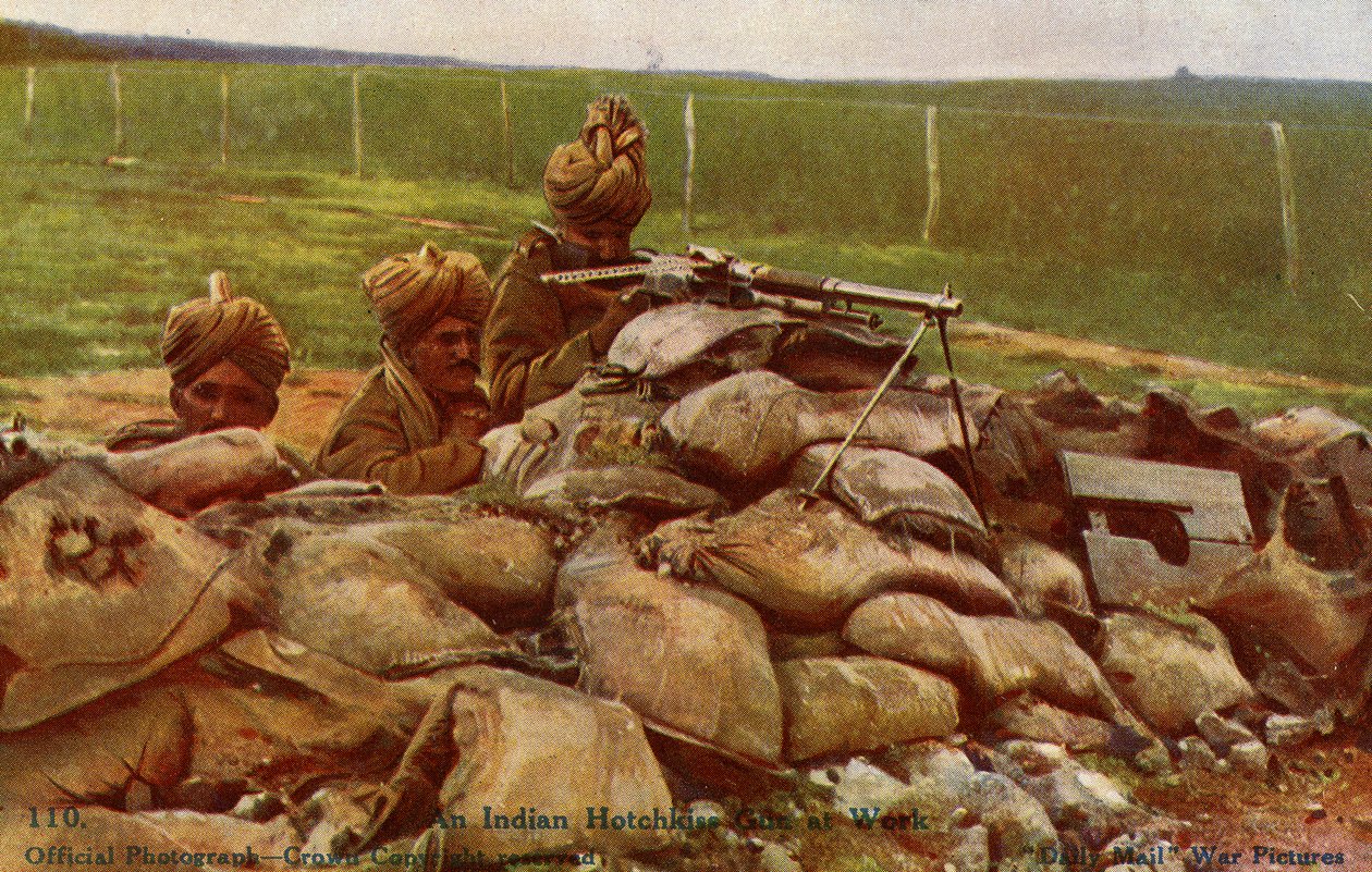 Kartpostal - Bir Hintli Hotchkiss Gun İş Başında by English School