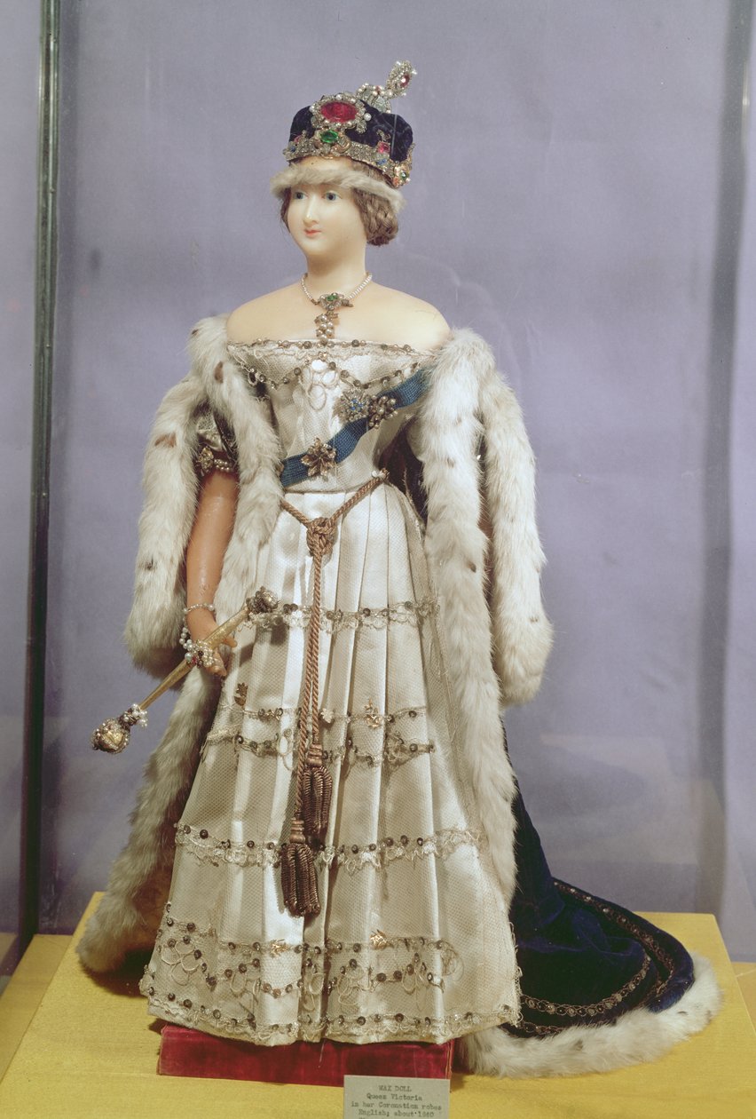 Kraliçe Victoria (1819-1901) taç giyme cübbesi giymiş bebek, 1840 dolayları (mum) by English School