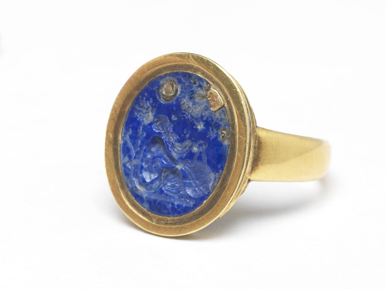 Yüzük (lapiz lazuli ve altın) by English School