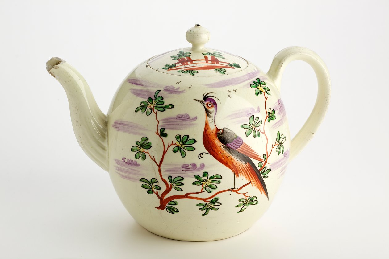 Staffordshire çaydanlık egzotik kuşlarla süslenmiş ve ağaçların arasına inşa edilmiş, c. 1765-75 (krema kapları) by English School