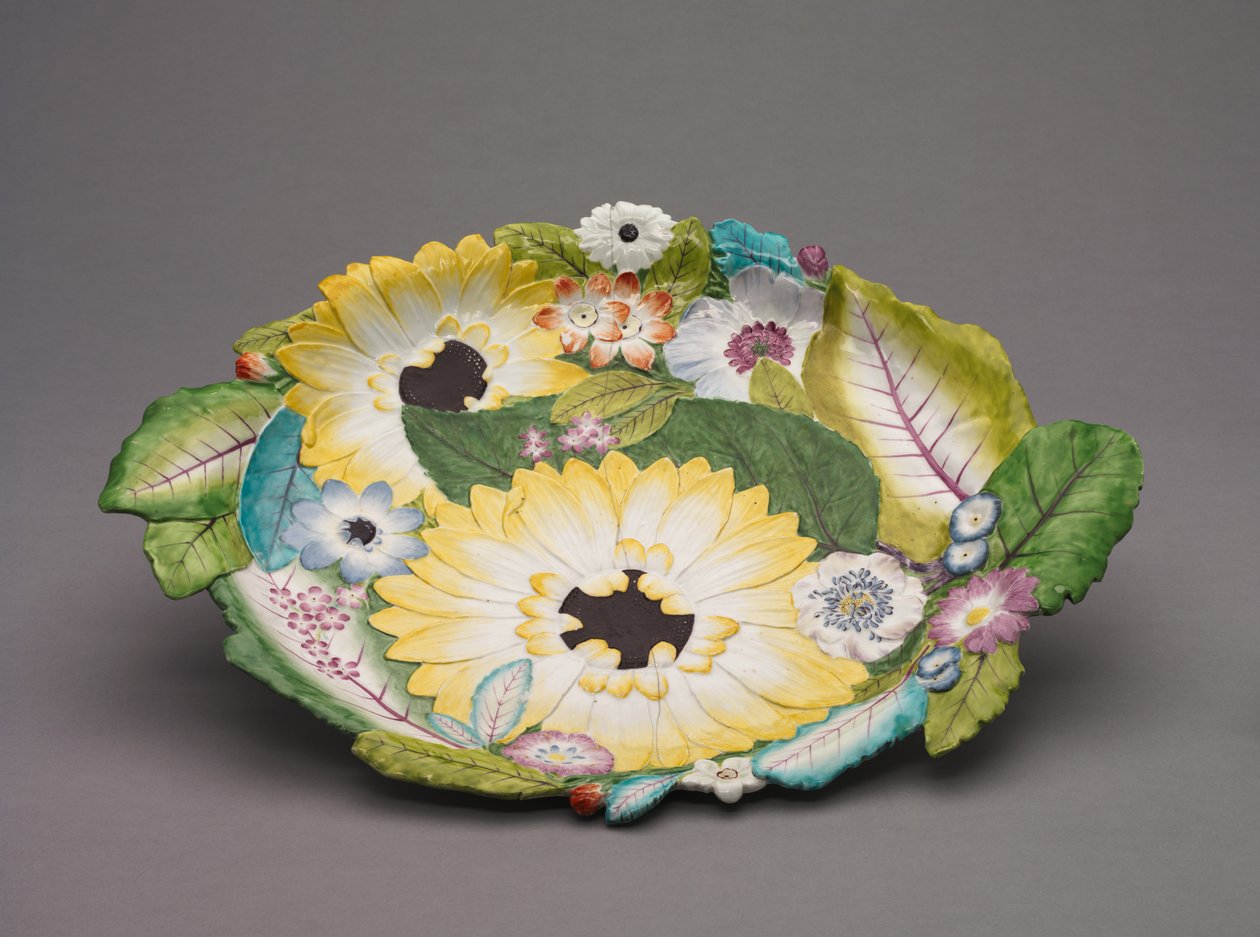 Stand, Chelsea Porselen Fabrikası, c.1755 by English School