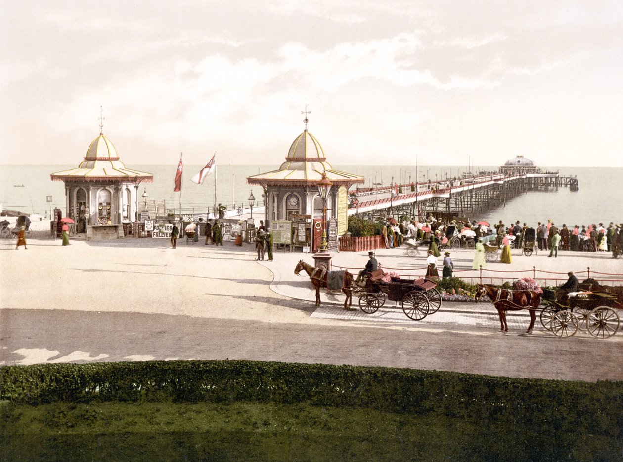 The Pier, Worthing (el ile renklendirilmiş fotoğraf) by English School