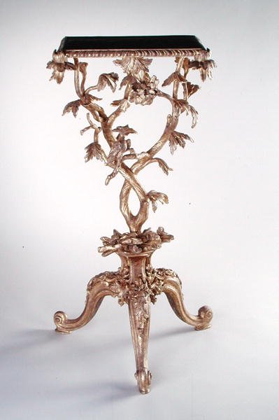 Tripod masası, c.1760 (yaldız ağacı) by English School