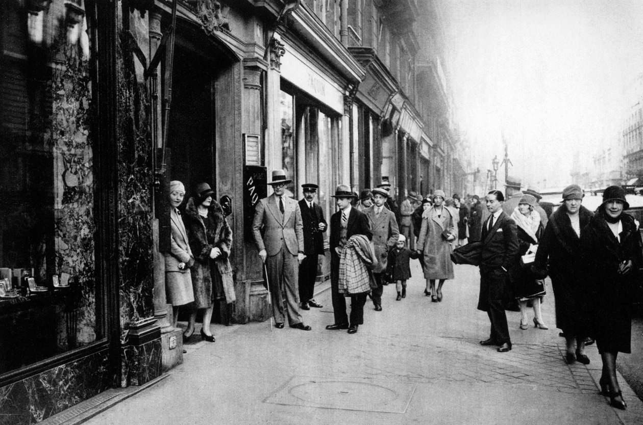 İşten ayrılan terzileri beklemek, Paris, 1931. by Ernest Flammarion