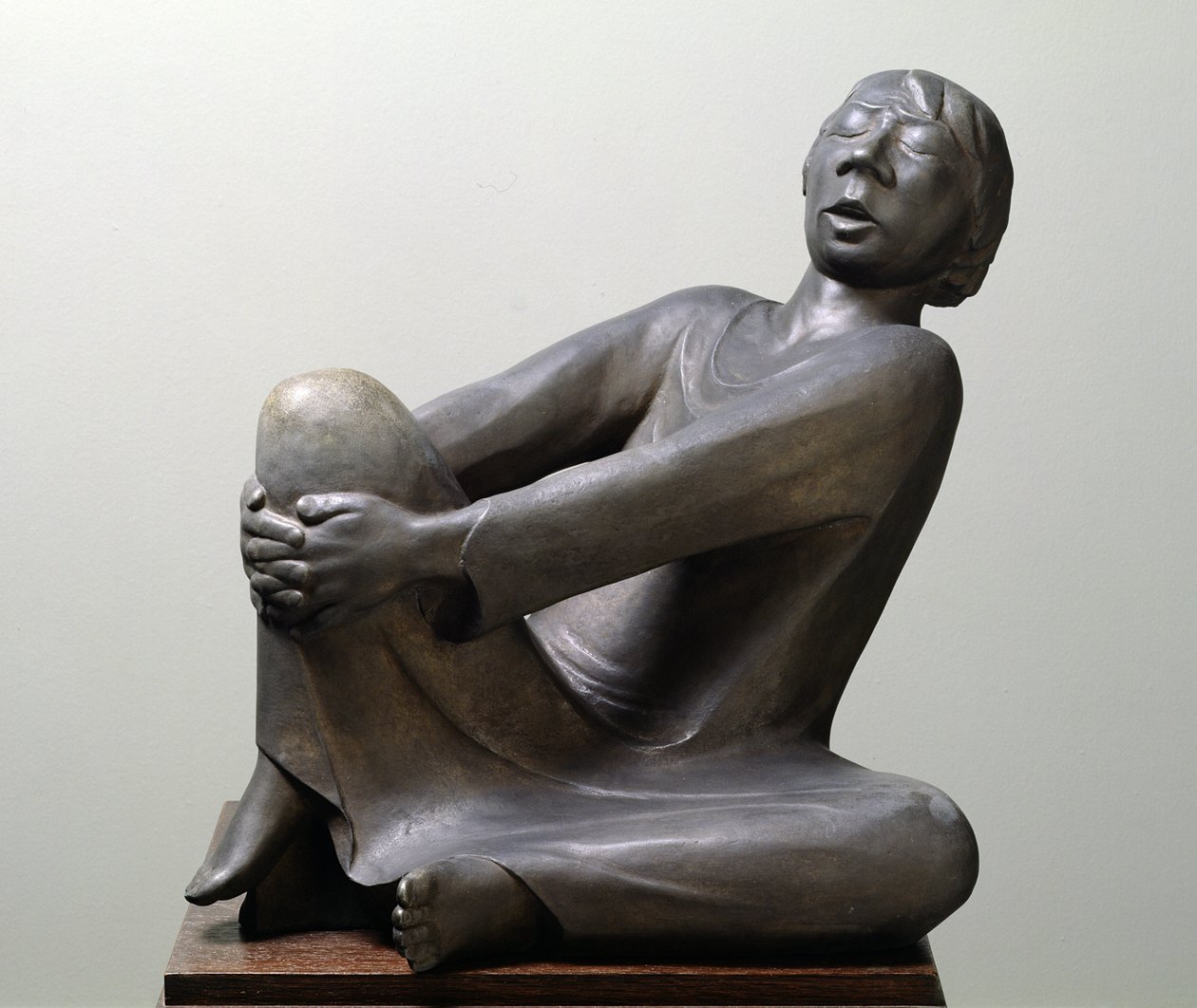 Şarkı Söyleyen Adam, 1928 (çinko) by Ernst Barlach