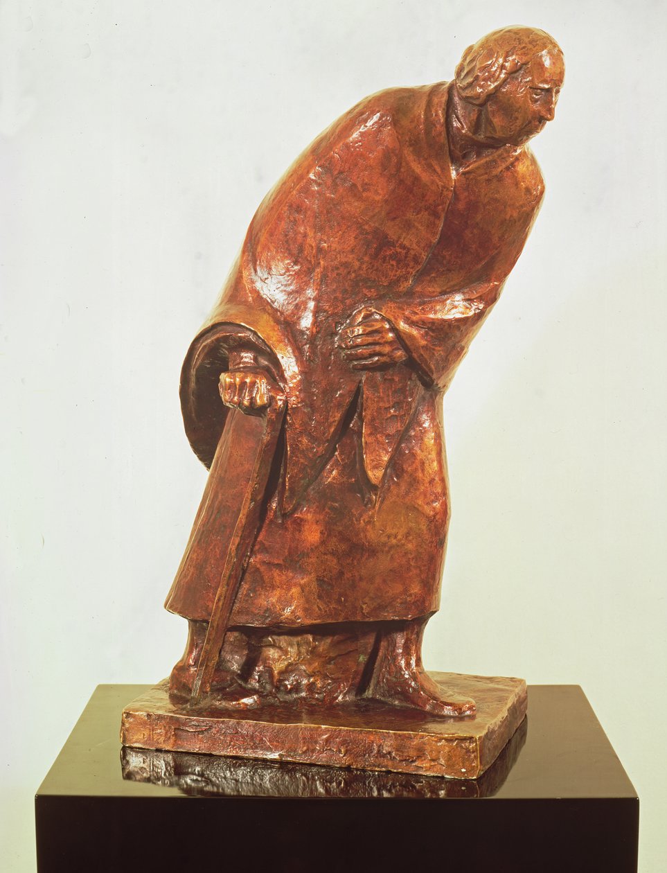 Bastonlu Yaşlı Kadın, 1913 (bronz) by Ernst Barlach