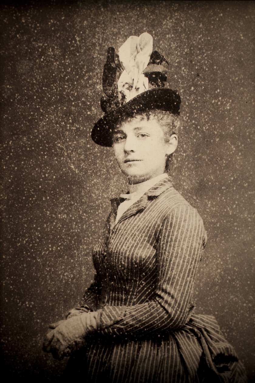 Camille Claudel (1864-1943). Etienne Carjat (1828-1906) tarafından 1886 civarında fotoğrafik portre. Para çekme. Poitiers Güzel Sanatlar Müzesi (Fransa). by Etienne Carjat