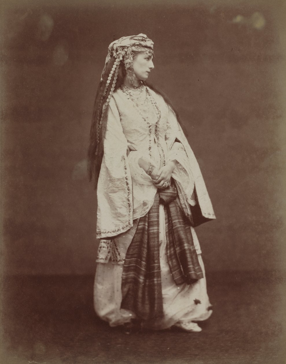 Sarah Bernhardt, Voltaire'in "Zaire"sinde by Etienne Carjat