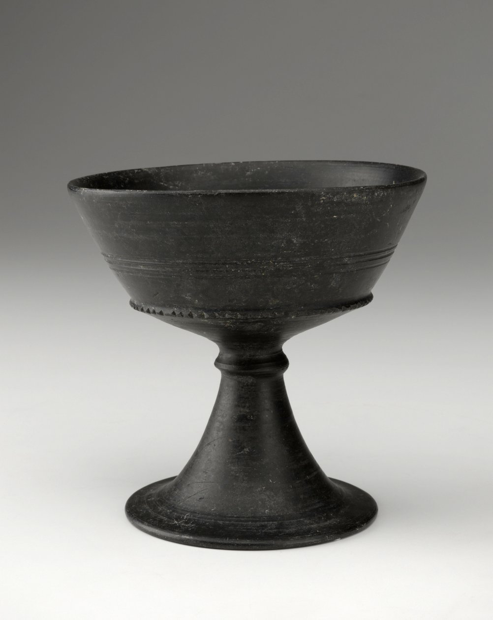 Kupa, yaklaşık MÖ 620-600 (bucchero sottile seramik) by Etruscan