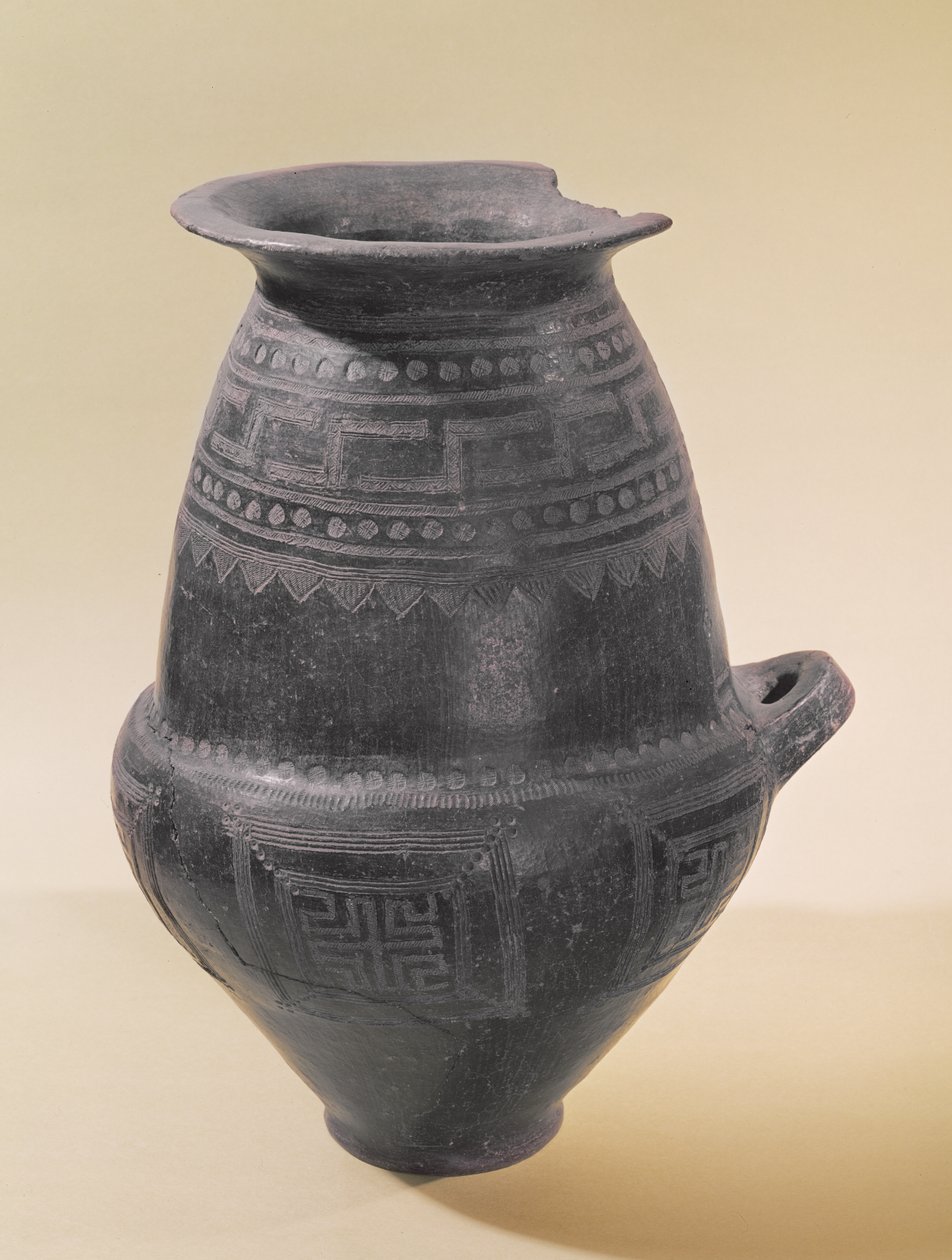 Geometrik süslemeli Etrüsk sinerary semaveri, Villanovyan dönemi, MÖ 8. yy (seramik) by Etruscan