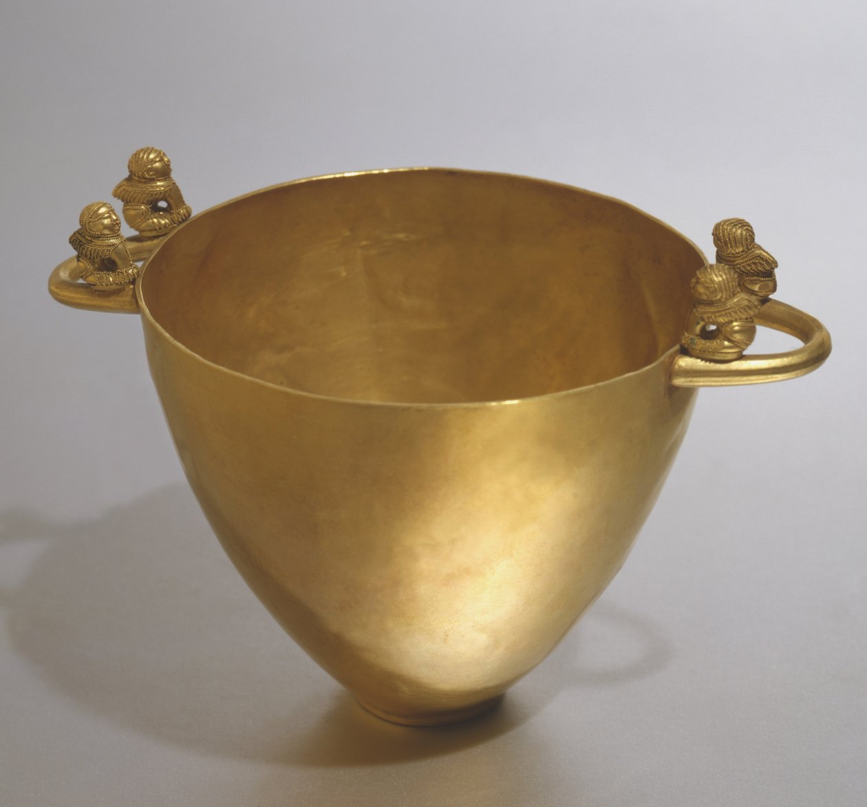 Palestrina'dan Skyphos (altın) by Etruscan