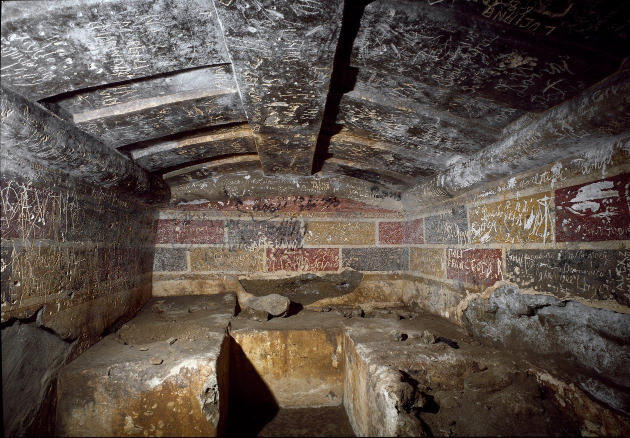 Etrüsk uygarlığı: Ponte Rotto nekropolündeki Francois mezarının içinde, MÖ 4. yy. Vulci, İtalya by Etruscan