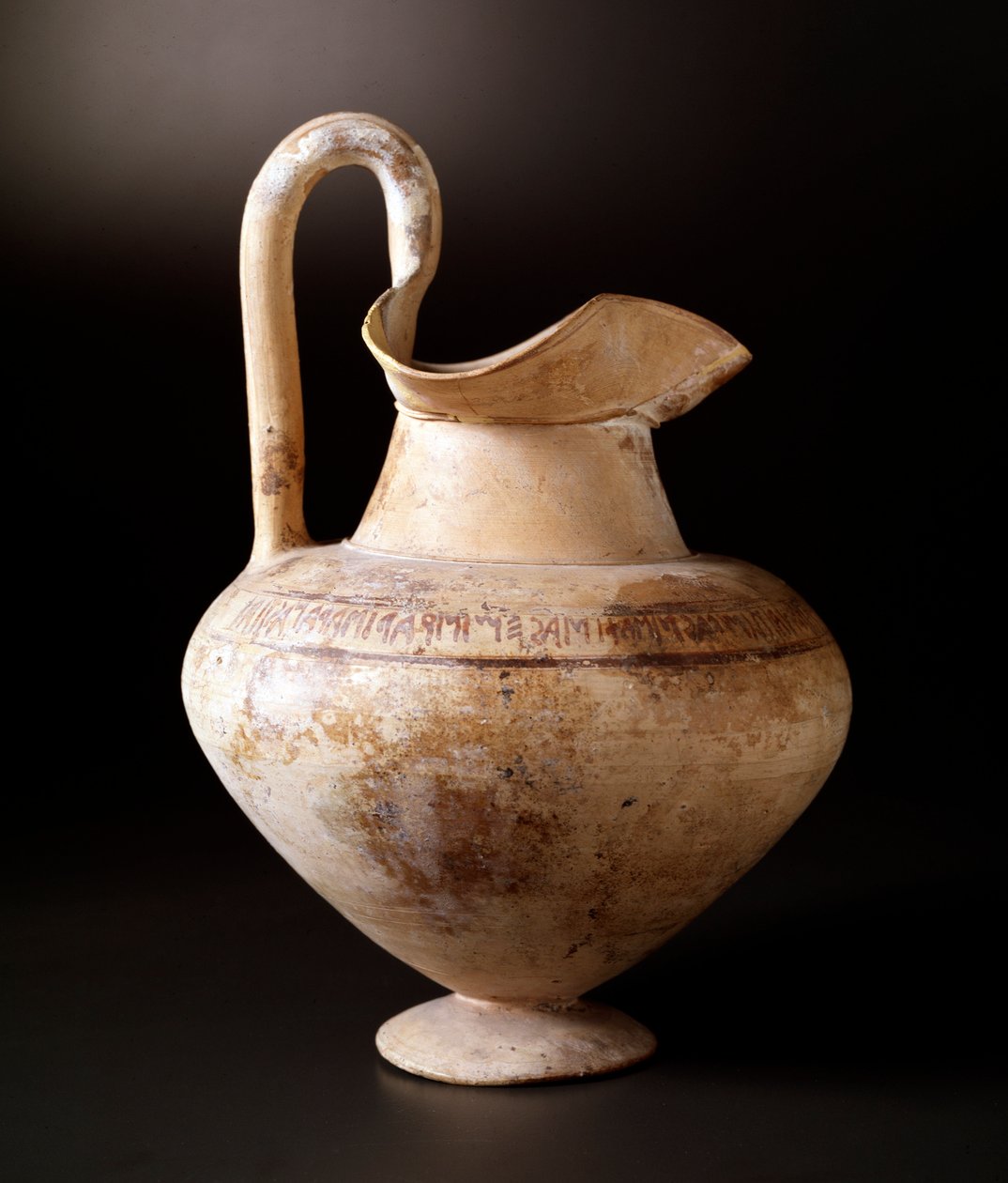 Etrüsk uygarlığı: kuş şeklinde pişmiş toprak oenochoe, MÖ 600 Dim Bisenzio bölgesinden 23,8 cm by Etruscan