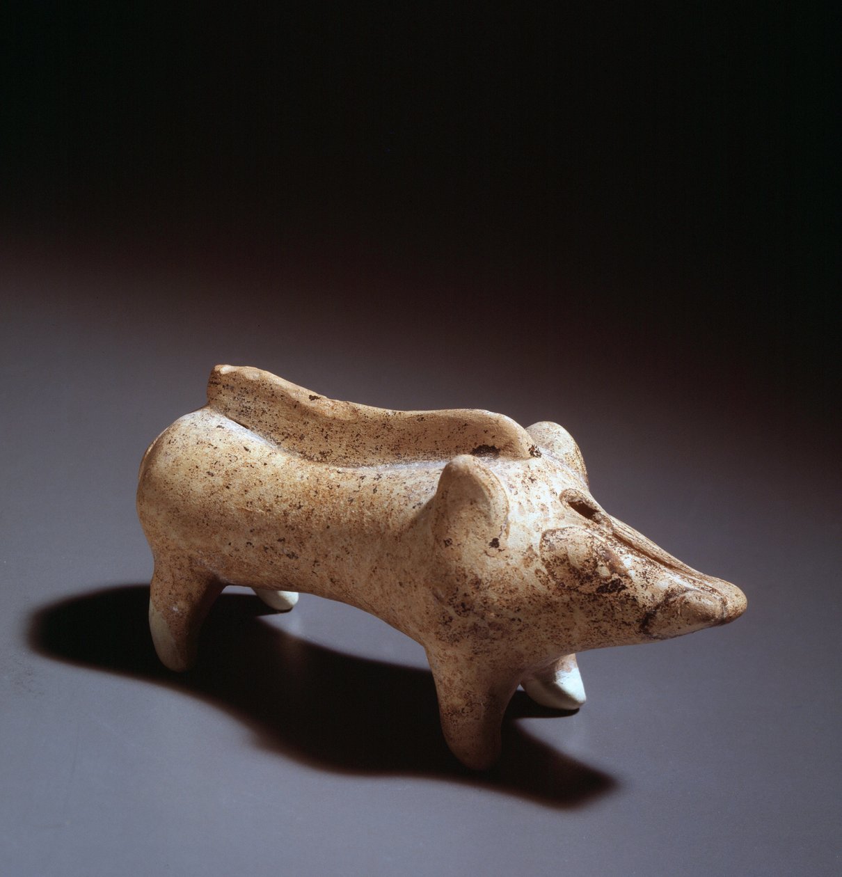 Domuz biçimli seramik unguentarium, MÖ 580-560 by Etruscan
