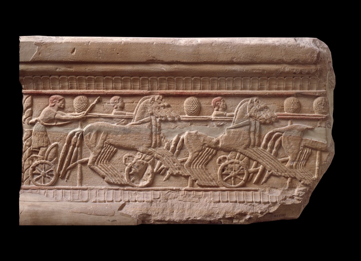 Chiusi, İtalya, MÖ 6. yy mermer bir dönüm noktasından bir araba yarışı ile kabartma by Etruscan